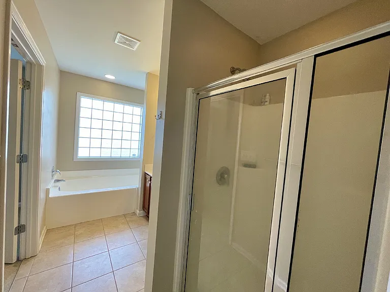 219 Bennington Dr — Photo 20