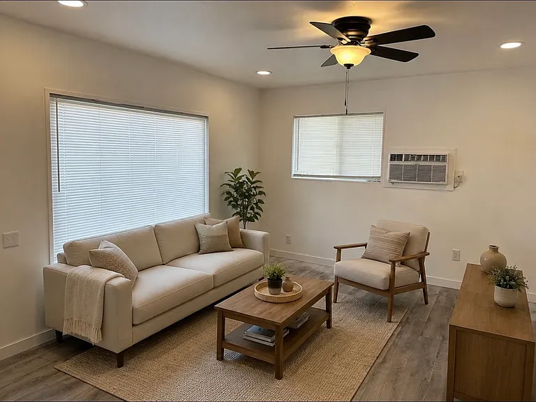 13950 Hesperia Rd #3A — Photo 1