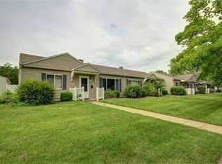 406 E Fairlawn Dr, Urbana, IL 61801
