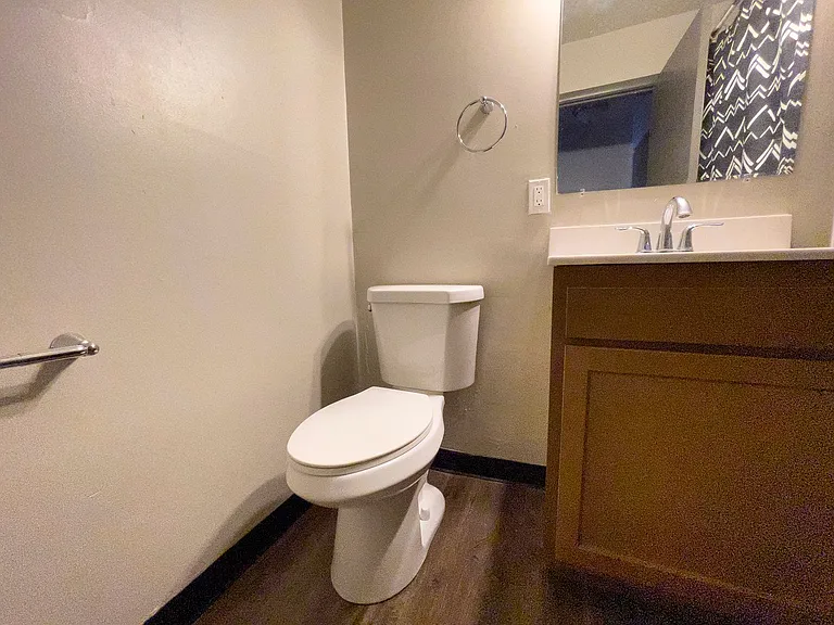 District on Riverside — Photo 43