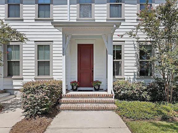 2nd image of 226 Oak Park St