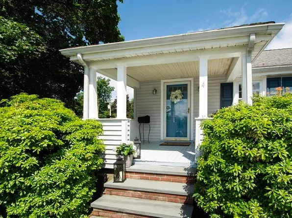4 Wessagussett Rd, Weymouth, MA 02191