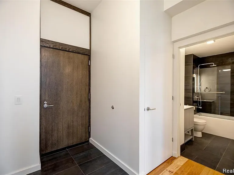 1454 Townsend St #101 — Photo 7