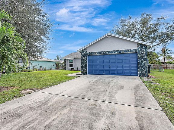 2nd image of 552 SW Lawler Avenue