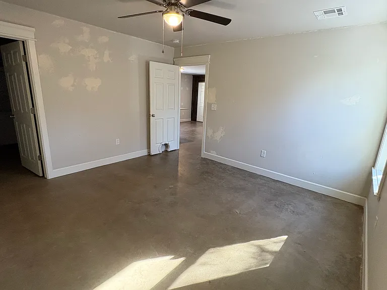 322 S 6th St — Photo 25
