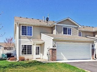 1318 Pembrooke Ln, Waconia, MN 55387