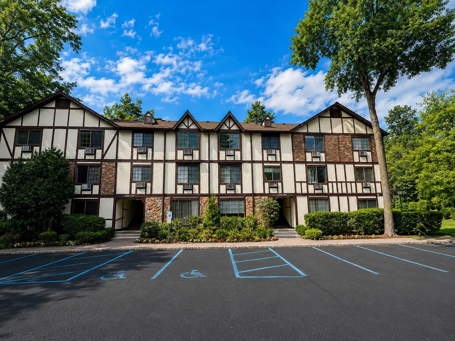 1 bed, 627 sqft, $2,275 — Photo 1