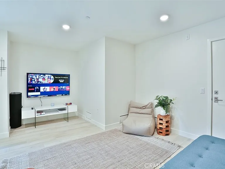 1529 Doheny Way — Photo 34