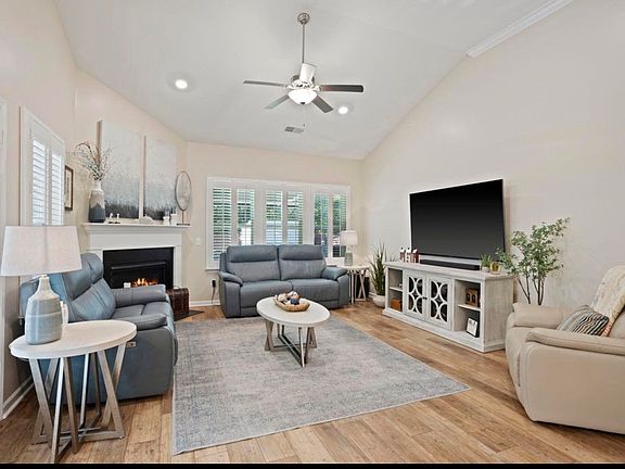 5th image of 309 Rubia Dr
