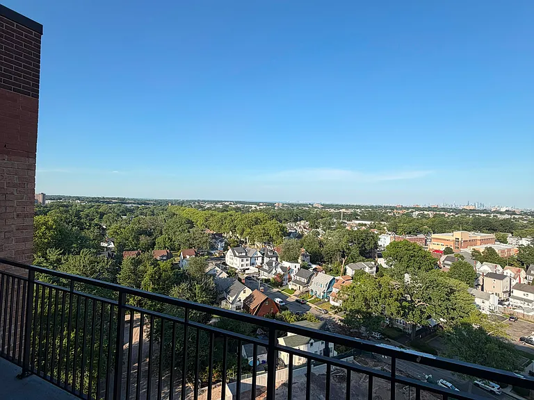 60 Parkway Dr E #15A — Photo 17