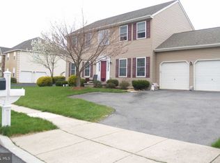 1581 Buck Hill Ln, Breinigsville, PA 18031