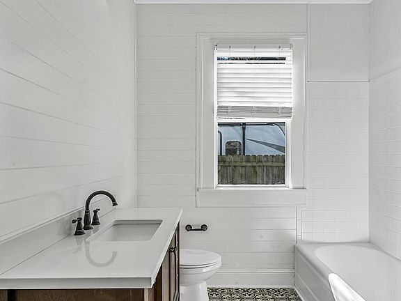 3rd image of 117 Archer Ave