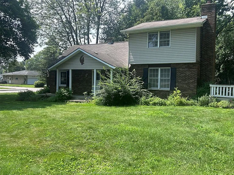 1720 Orford St — Photo 3