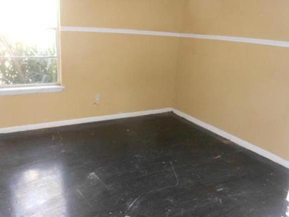 3rd image of 1414 Madrid Dr