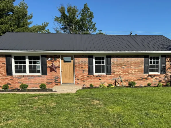 137 Oakmont Dr, Nicholasville, KY 40356