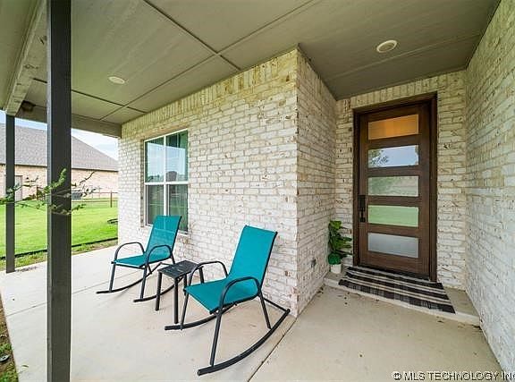 4th image of 10329 S 219th Ave E