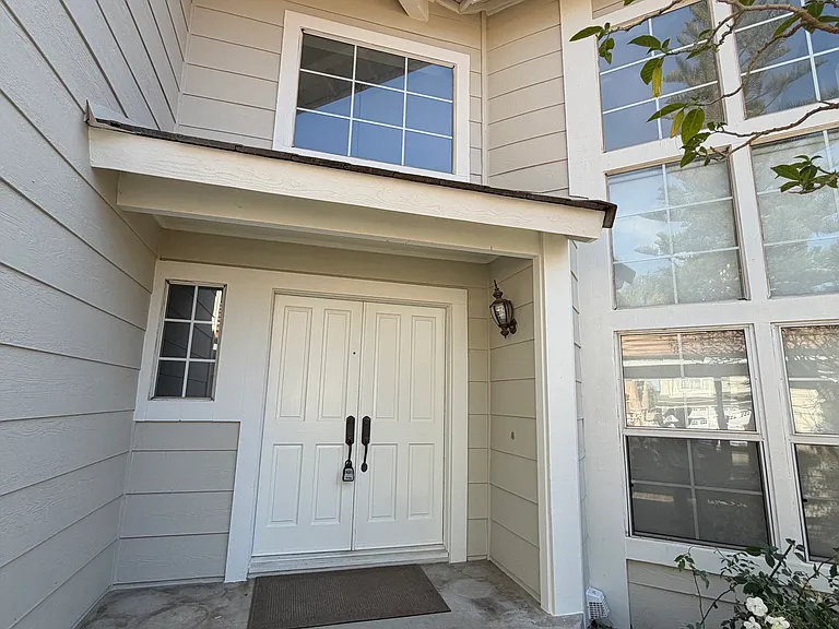 572 Hillsborough Way — Photo 4