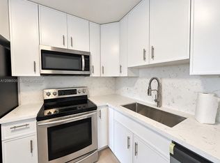 13475 SW 9th St APT 302A, Pembroke Pines, FL 33027