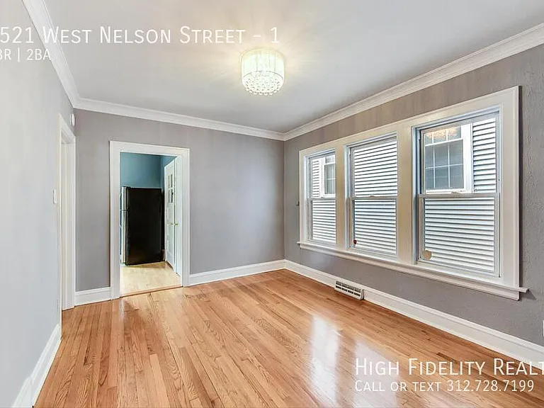 1521 W Nelson St #1 — Photo 3