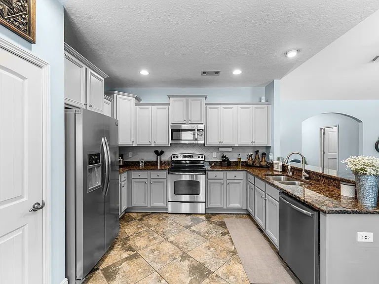 270 Whispering Lake Dr — Photo 16