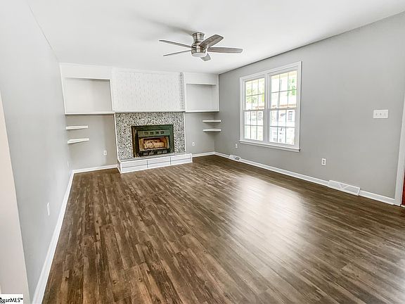 2nd image of 108 Tiffany Dr