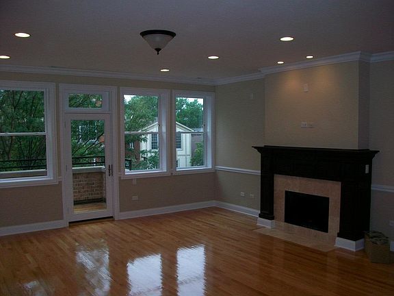 3rd image of 2847 N Southport Ave #3FTF