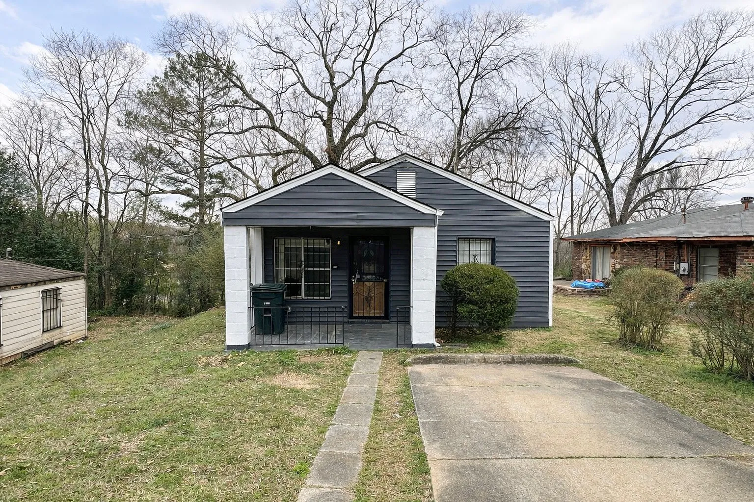 2 bed, 624 sqft, $700 — Photo 1