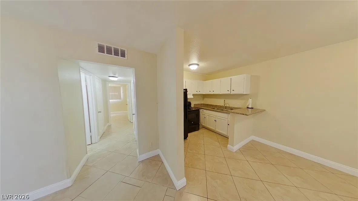 512 N Circle Dr — Photo 4