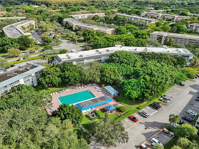 3001 Portofino Isle #K2 — Photo 7