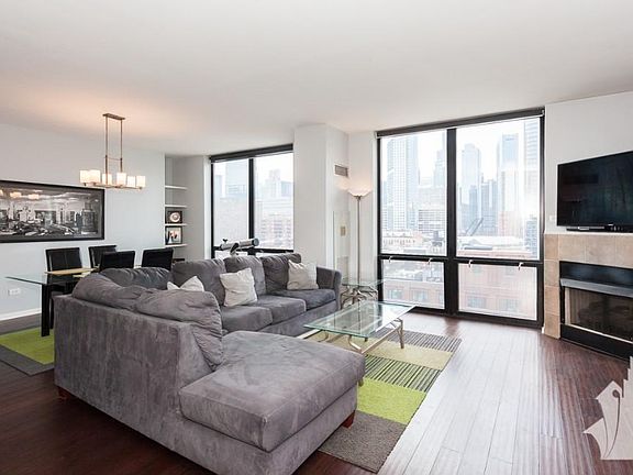 4th image of 435 W Erie St APT 1307