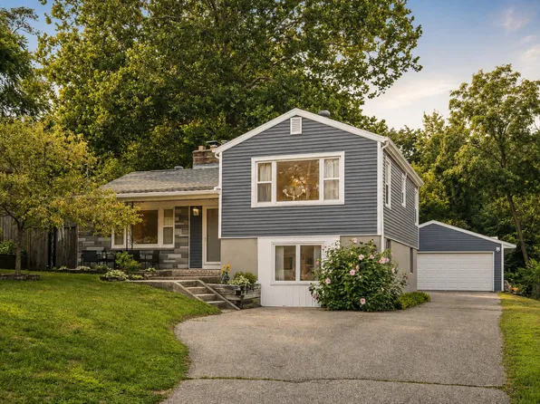2935 Gerald Ave NE, Grand Rapids, MI 49505