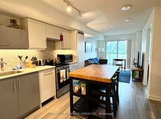 181 Huron St #602, Toronto, ON M5T 0C1