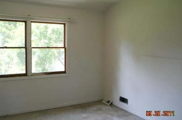 18722 Hamlin Ave — Photo 38