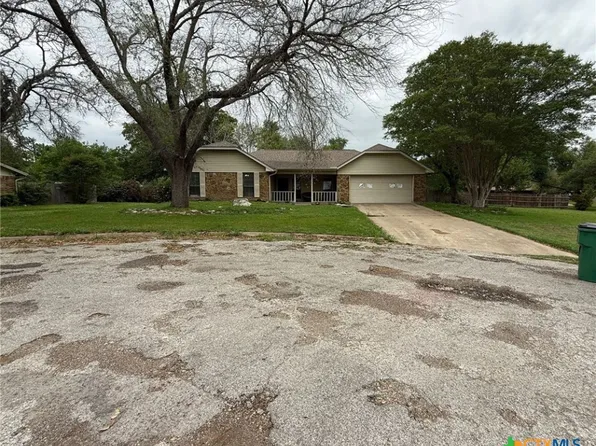 104 Milam Cir, Cameron, TX 76520