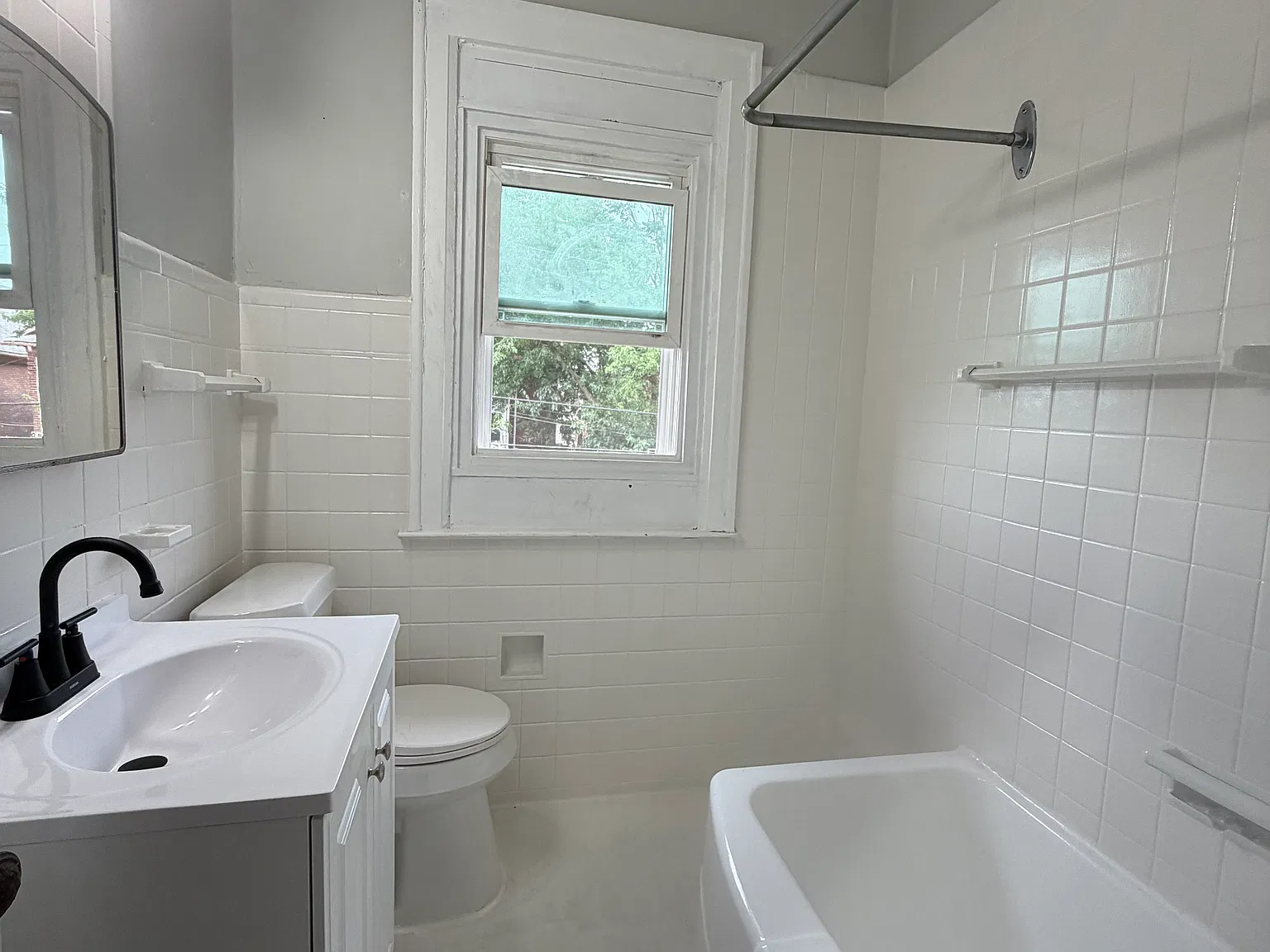 3 bed, 1400 sqft, $1,195 — Photo 1