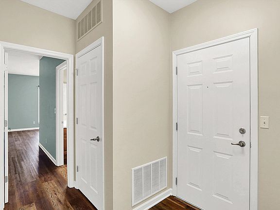 3rd image of 1631 Lacebark Dr Unit K