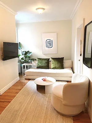 Rented by Aimee Grodanz, LREB | media 8