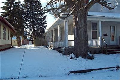 3rd image of 820 7th Ave E