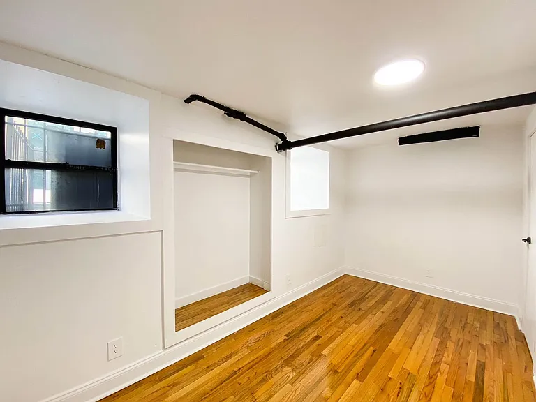 1092 President St #BASEMENT — Photo 7