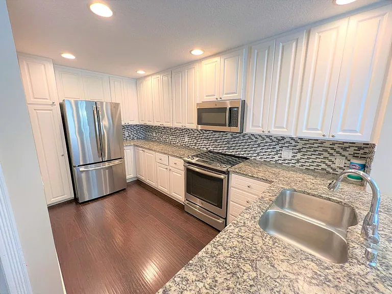3368 Greenway Dr — Photo 6