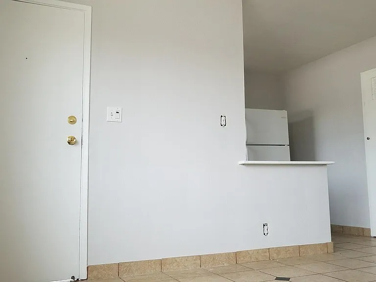 1240 N McCadden Pl #7 — Photo 3