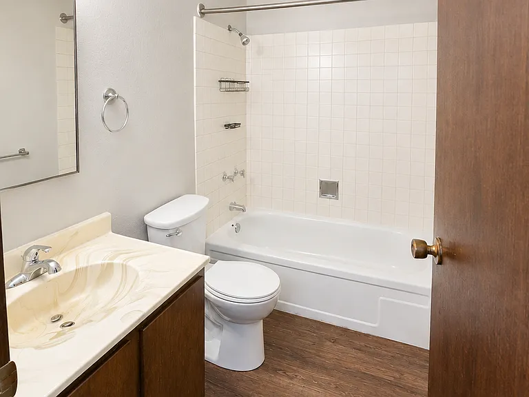 812 Hills Ave #N202 — Photo 8
