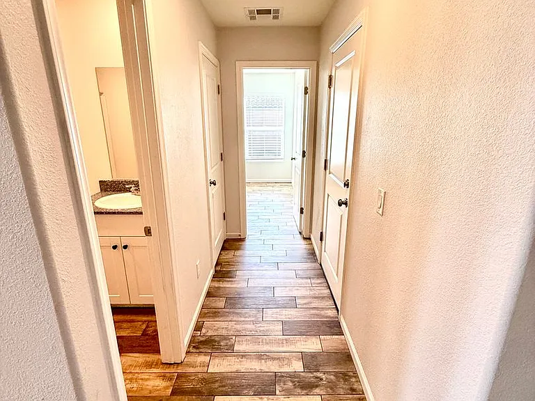 2208 E Clear Creek Dr — Photo 21