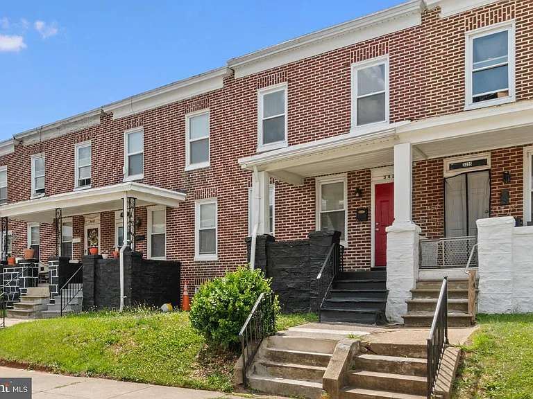 3427 Ravenwood Ave — Photo 1