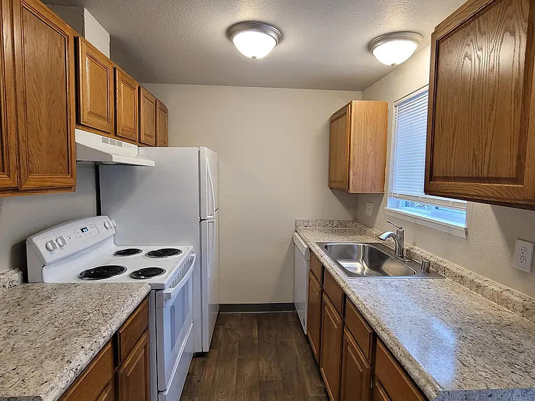 Alpine Apartments — Photo 21