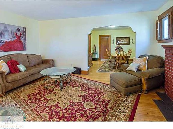 5th image of 308 E Greenlawn Ave