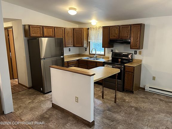 4th image of 212 Cold Spring Dr