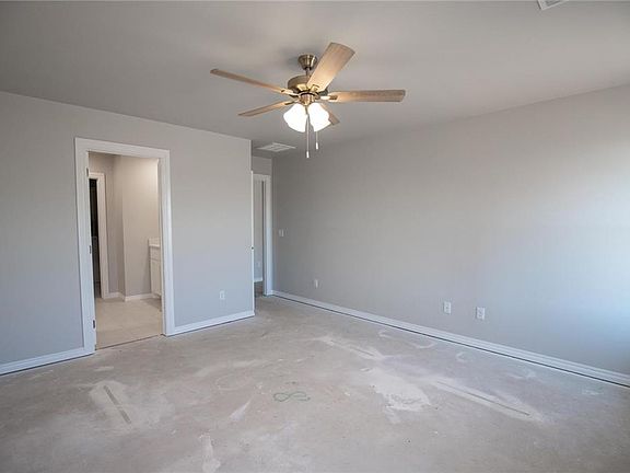 4th image of 3809 Lynne Ave