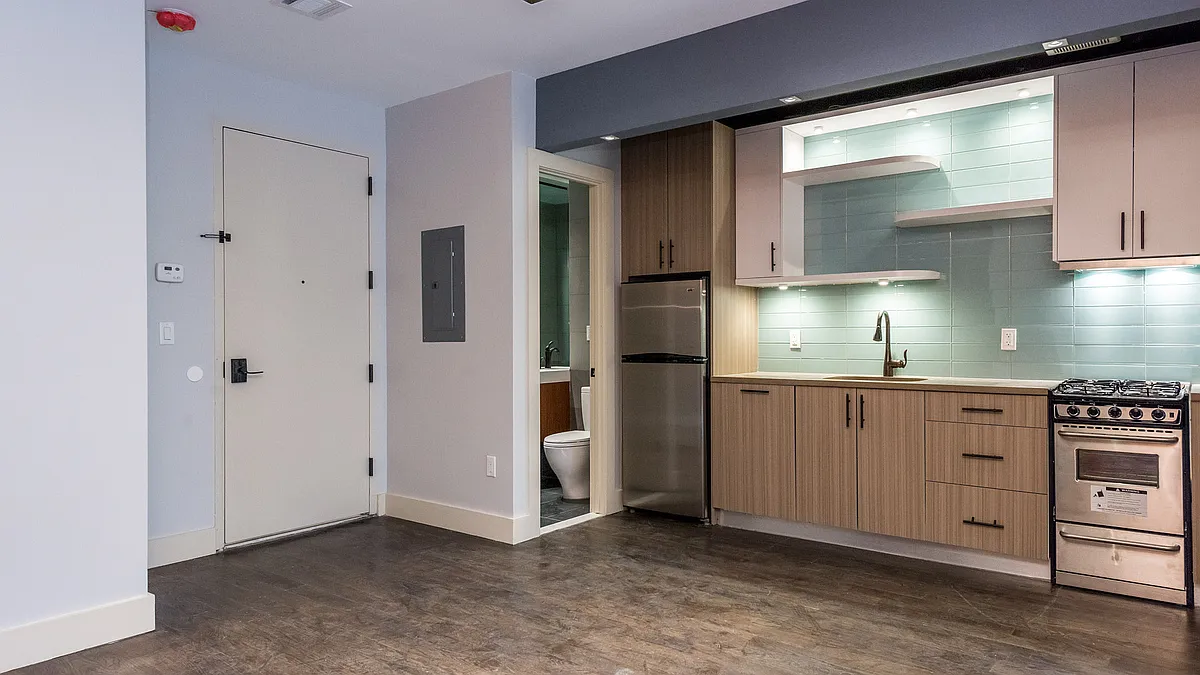 Building Photo - 860 Macon St #4B