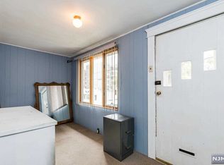 365 Greenmount Ave, Cliffside Park, NJ 07010